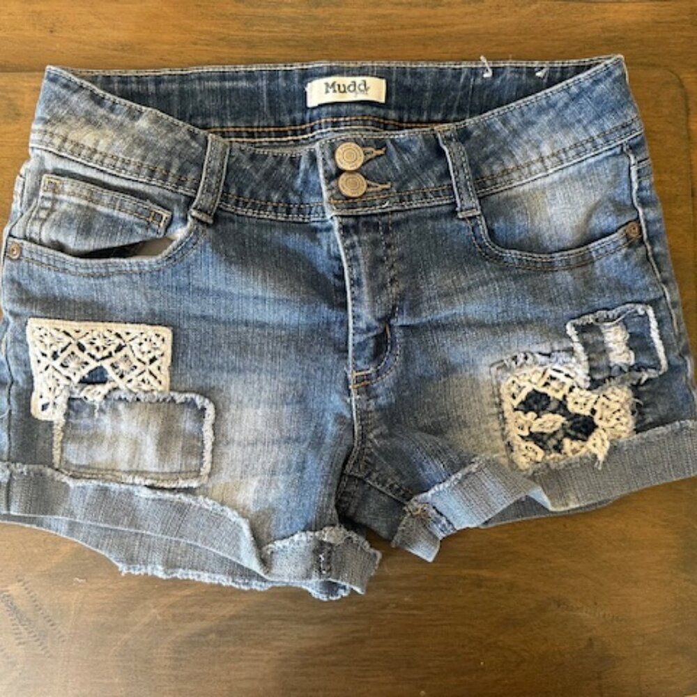 Mudd Light Denim Patchwork Jean Short   8462  Size 16 (girls)